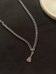 KALUNG RANTAI MEDAN LIONTIN GITAR SILVER /RANTAI TITANIUM STAINLESS ANTI LUNTUR /KALUNG FASHION COWO