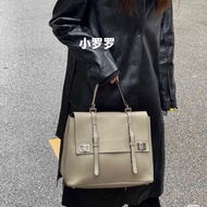 Prada turn lock 系列手提公事包 牙籤紋牛皮29*22*15  98新配件塵袋