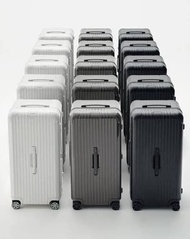 rimowa essential cabin size 33"