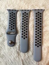 100% Apple Orignial Apple Watch Nike+ Sport Band 深灰配黑色， 40mm 三帶齊size / 留意短打有破損，但不影響使用