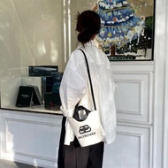 BALENCIAGA 黑白帆布肩背斜背水桶包15*22*15 98新配件塵袋