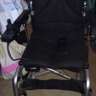 摺疊式電動輪椅