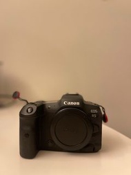 Canon R5 with 3 batteries