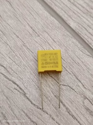 capacitor MKT 100nf 275v  jarak kaki 1cm