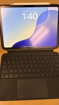 有保養 99% 新 iPad pro m4 512G 11 inch 連Logi keyboard 同 Apple Pencil usb-c