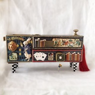 愛麗絲夢遊仙境桌面收納盒、刷架、化妝品架、美容盒