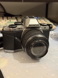 Olympus OM-D E-M10 數碼相機連鏡頭
