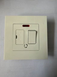 13A 250V 帶保險絲開關