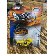 Hot Wheels Nascar Phaeton #10 Nesquik