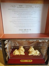 HSBC 滙豐鍍金對獅擺設