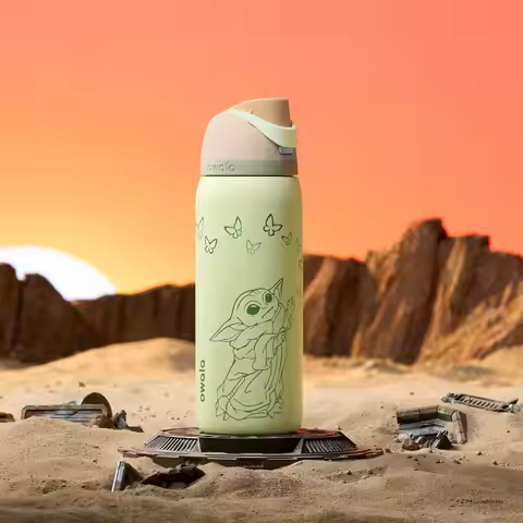 Owala Star Wars FreeSip 32 oz Stainless Steel Water Bottle with Straw for Sports, Travel, and School