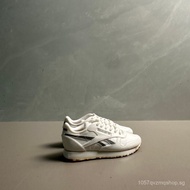 New bulk goods Surprise Shoes Simulated sports shoes Shoe model Miniature toy capsule Ornaments V6B8