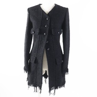 เสื้อโค้ททวีดสีดำเหลือบมุกประดับเพชรเทียม รุ่น CHANEL 22C P71826 ที่เคยสวมใส่เดินแบบบนรันเวย์ ไซส์ 3