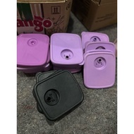 Seal/ Close mealbox Tupperware second