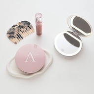 LED燈化妝鏡 【 英文首字母 × 花 】 手鏡 鏡子 化妝鏡 放大鏡 充電式 禮物 HZ06U