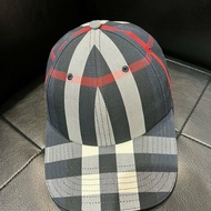 💎Han's house精品服飾💎BURBERRY 格紋 刺繡字 帽子