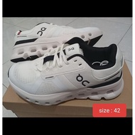 Casual shoes cloud-on running/