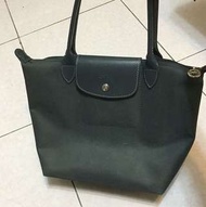 灰墨綠M行星Longchamp
