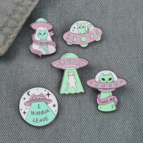 Alien spacecraft EU PIN Brooches Badges Hard enamel pins Backpack Bag Hat Leather Jackets Fashion Ac