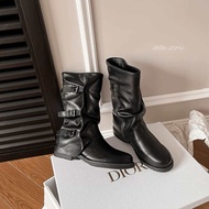 chloe.store GLADIOLUS BOOTS รองเท้าบูทหุ้มข้อสูง แบบสวม สีน้ำตาล ดำ