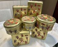 🐻 急單即日送 | 珍妮曲奇26年代購 🍪 最抵 ☕️ 🧸| 🪭金色賀年版珍妮曲奇⚜️ 咖啡奶油花 🥨 原味牛油花 🍫 朱古力牛油花 🧈 正版新年珍妮曲奇🧧聰明小熊香港餅乾 ( 細 / 大 /2味奶花