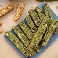 Biscotti matcha flavor