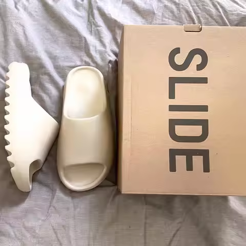 2025 Summer Unisex Yeezy-Inspired Sand Yellow Slide Sandals Cloud-Like Feel Non-Slip Outdoor Beach