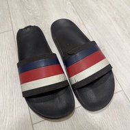 GUCCI經典男用拖鞋二手有明顯使用感