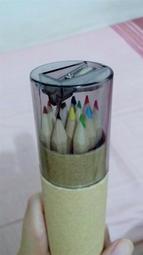 ~*薄荷小舖*~ [全新] 精美圓桶裝木製12色彩色鉛筆(附削鉛筆器)/學生文具 塗鴉筆 素描 畫畫  繪圖