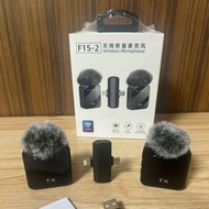 爆款二合一f15-2无线领夹麦克风一拖二手机通用直播话筒f11-2202604011 Popular 2-in-1 f15-2 wireless lapel microphone, dual outp