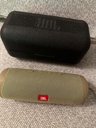 JBL Flip 5 bluetooth speaker