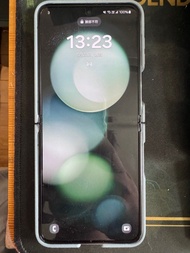 Samsung Galaxy Z flip 5 8+256Gb 綠色