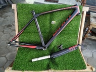 Frame Fork sepeda roadbike Giant TCR Aluxx SL Size M black red