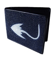 Best Varity สุดยอดปลากระเบนเต็มตัว ราคารโปรโมชั่น Navy Color Thai Stingray Wallet Bifold For Unisex กระเป๋าปลากระเบนสวยงาม ใบเดียวเอาอยู่ สีกรมท่า