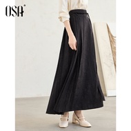 กระโปรงจีบสีดำ OSA ทรงเอเอวสูง สไตล์จีนใหม่ สำหรับผู้หญิง ฤดูใบไม้ร่วง 2025 กระโปรงสั้นทรงเอผ้าโพลีเ