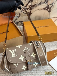 [na9 Ready Stock] Size: 25x15cm Folding Box Packaging Baguette Bag Underarm Bag Shoulder Bag Messeng