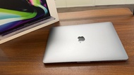 極新淨Macbook Pro M2 比M3 Macbook Air 更快更順剪片更好用香港行貨Year有原裝盒太空灰Space Gray A2338接近全新一樣好啱靚仔靚女用由於Macbook Pro