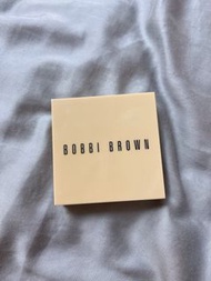 新款Bobbi Brown打亮蜜粉餅