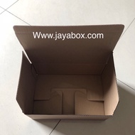 Cardboard shoe box/ 28x18x10 cm