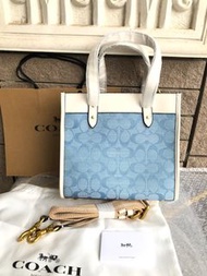 🍀Coach field tote 22 in signature chambray 🍀GET SET FOR SEASON