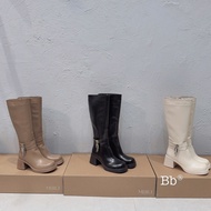 Qccc boots with buckles below the side and buckles on the side, smooth leather, worn below the knee,