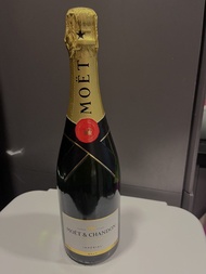 Moet & Chandon champange