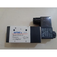NEW SOLENOID VALVE AIRTAC 3V310-10 VOLTAGE AC/DC