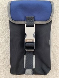 Prada 尼龍手機包