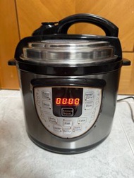 2.8L Domestic Electric Pressure Cooker 2.8 公升智慧型家用電壓力鍋