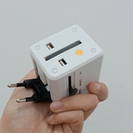 UNIVERSAL TRAVEL ADAPTOR+USB