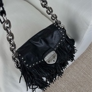 Prada流蘇鏈條腋下包🖤