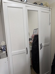 Ikea 白色三門衣櫃連鏡