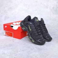 NIKE AIR MAX PLUS TN BLACK VOLT GS AJ2013-001