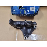 Citroen C4 VTS 2.0(M) Engine Mounting Bracket